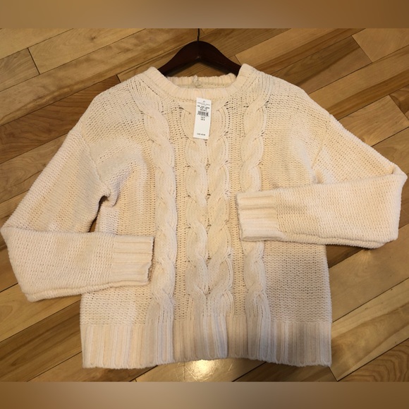 American Eagle Cable Knit Sweater in Cream - Picture 4 of 11